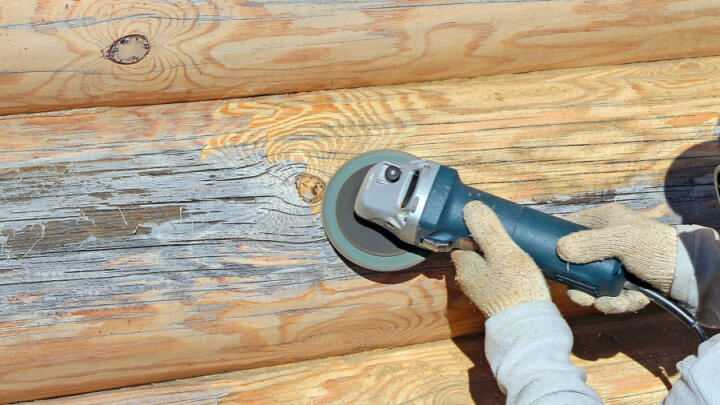 Как убрать старую краску с деревянной поверхности